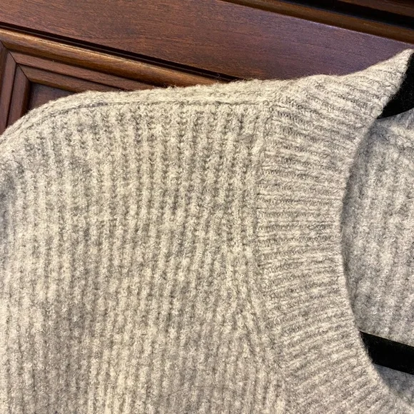 J. CREW Extra Soft Oversized Sweater - Picture 3 of 11